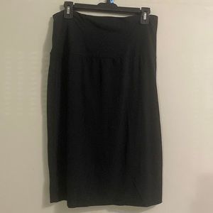 SALE 🔥Shape FX black skirt